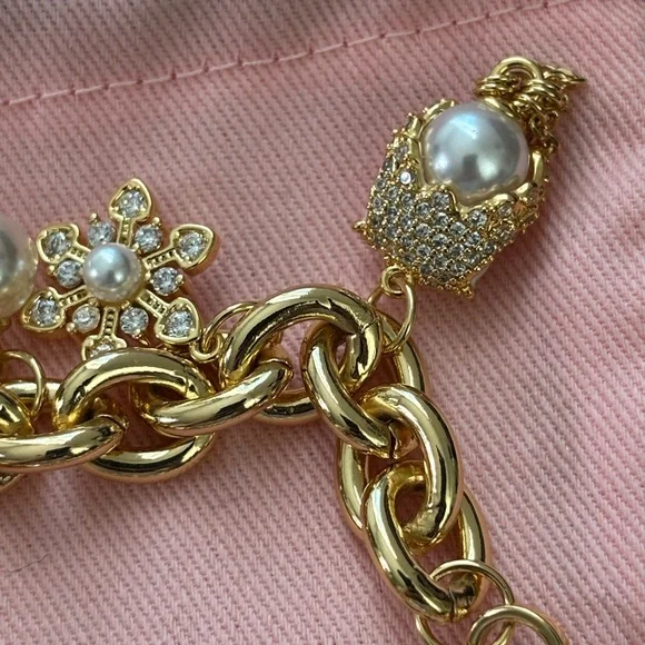 NWOT Kate Spade Gold Tone Charm Bracelet with Pearl & Enamel Accents - Picture 5 of 8